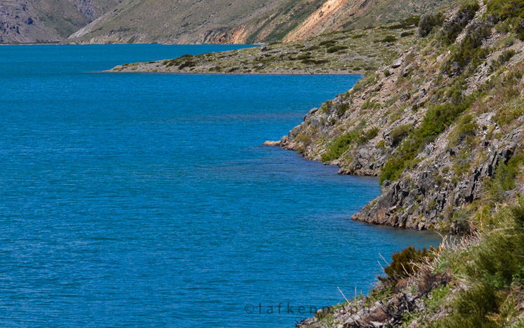 Laguna El Dial, en la codillera central de Chile