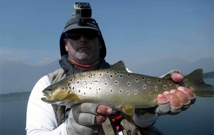 La pesca de Chinook encerrado en La Junta, regin de Aysn, una pesca fascinante