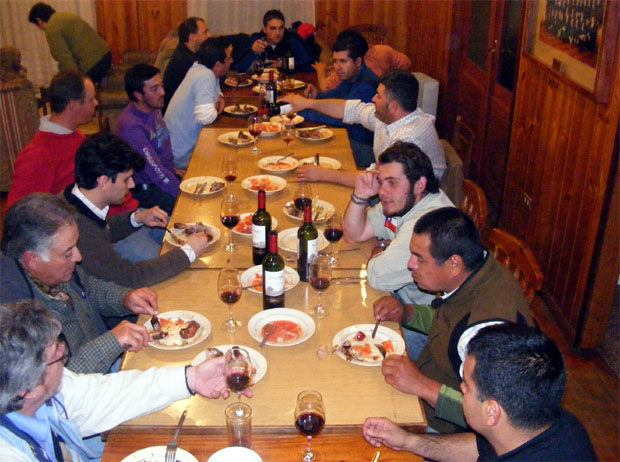 Cena Asociacin de Guas de Pesca con Mosca de Chile en Puerto Varas